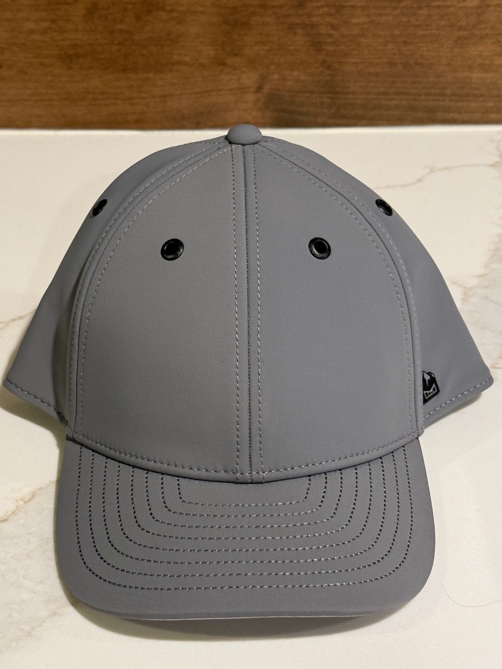 Melin A Game Infinite Thermal Hat SM Gray NWT